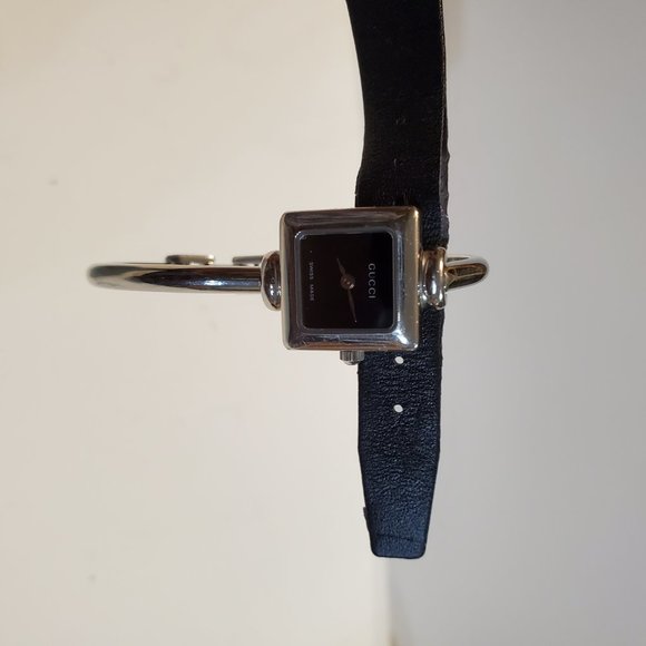 Gucci Stainless Steel 1900l Watch - Picture 2 of 5